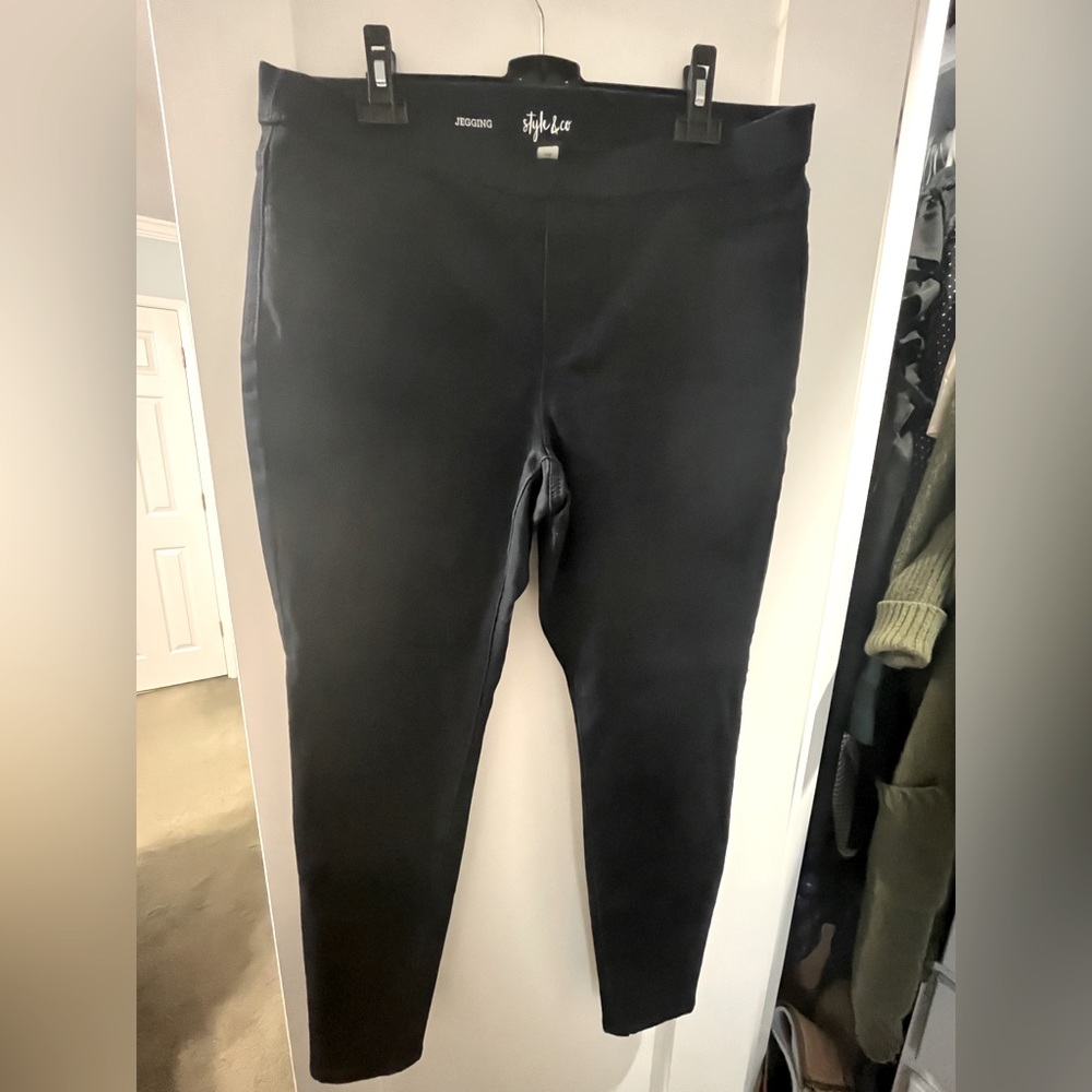 NWOT STYLE & CO JEGGINGS Size 14W